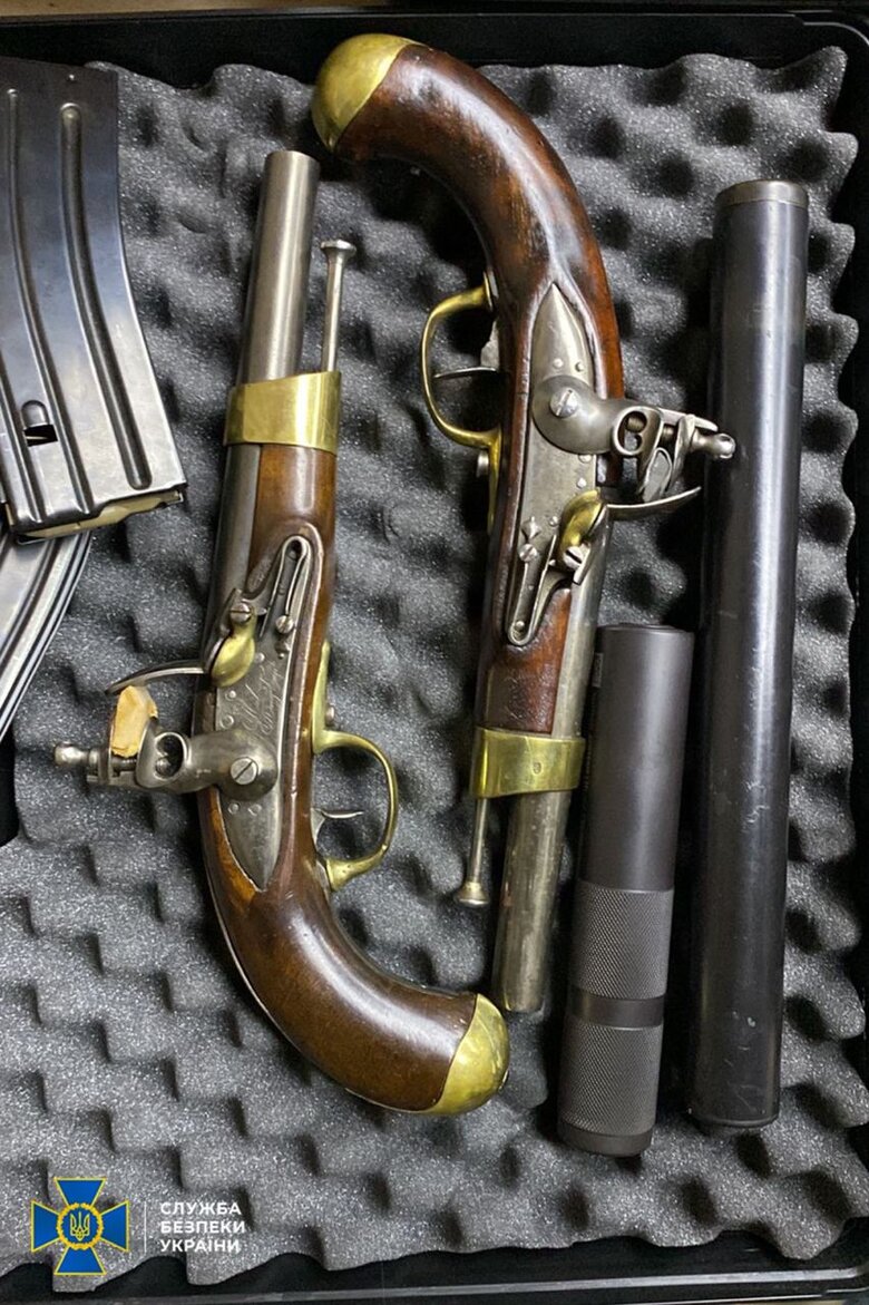 СБУ арештувала майно охоронця Януковича на 50 млн грн 08