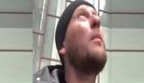 В Харькове снаряд прилетел в дом, возле которого волонтер записывал отчет о проделанном. ВИДЕО