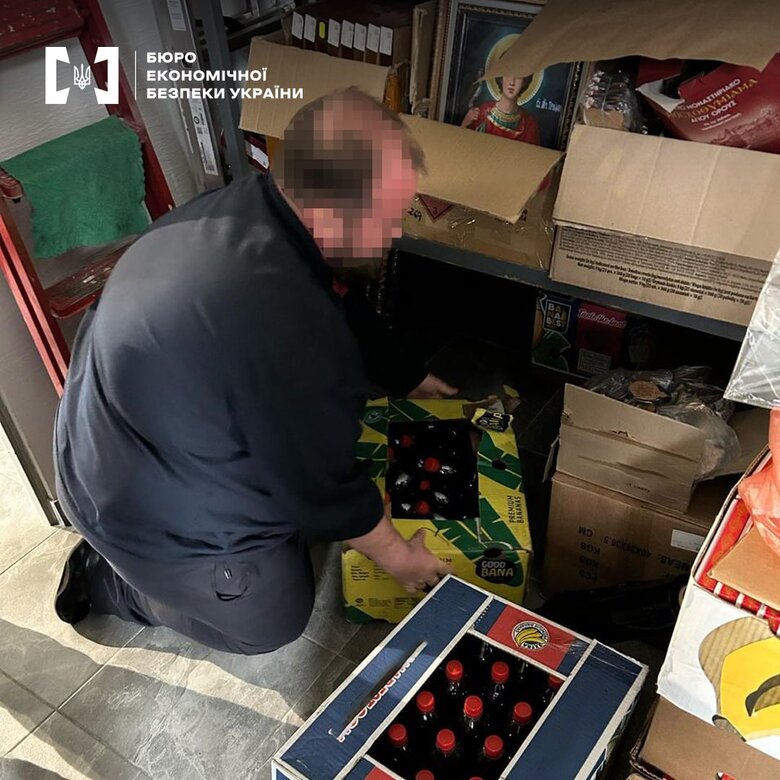 БЕБ ліквідувало незаконне виробництво алкоголю, організоване представниками УПЦ