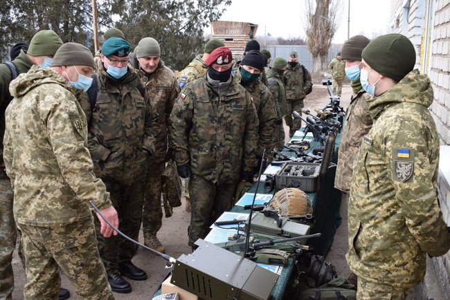 Польская военная делегация посетила район проведения ООС, - пресс-центр 01