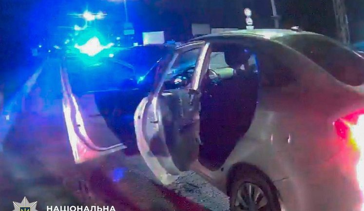 Підліток взяв без дозволу автівку бабусі, керував у стані сп’яніння та тікав від поліціянтів у Києві