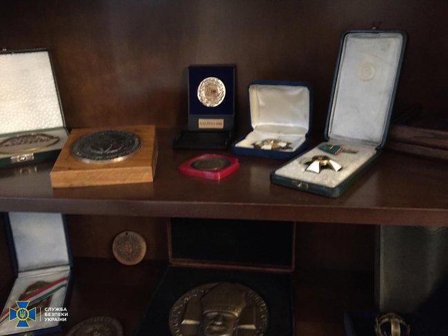 Під час обшуку СБУ в благодійному фонді на Закарпатті виявлено сепаратистські матеріали про велику Угорщину 03