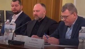 "Міндічгейт": Під Радою протестували із вимогою звільнити очільника Держфінмоніторингу Проніна. ВIДЕО