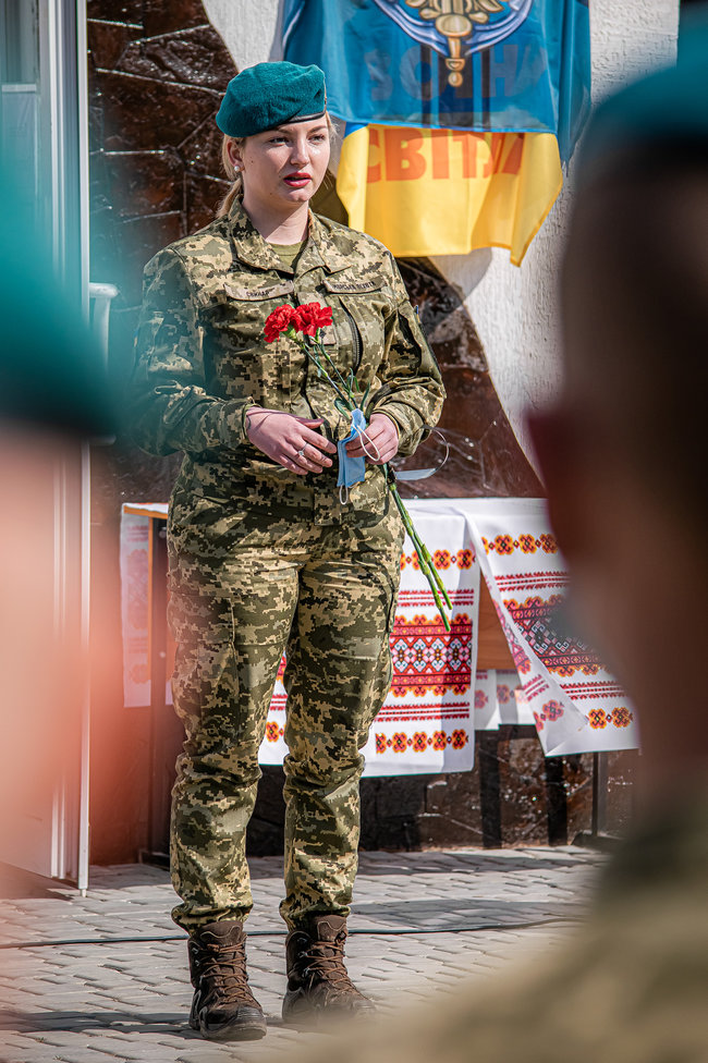 Меморіальну дошку загиблому в зоні ООС морпіху 36-ї ОБрМП Володимиру Бондарюку відкрили в Миколаївській області 26