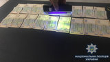 Керівника коледжу в Шепетівці затримано на хабарі 9 тис. гривень. ФОТО