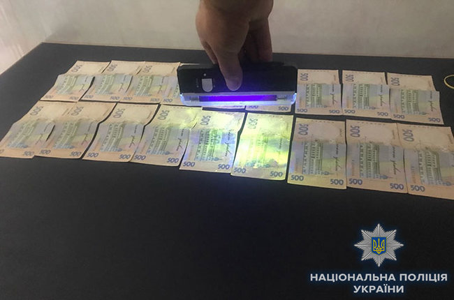 Керівника коледжу в Шепетівці затримано на хабарі 9 тис. гривень 03