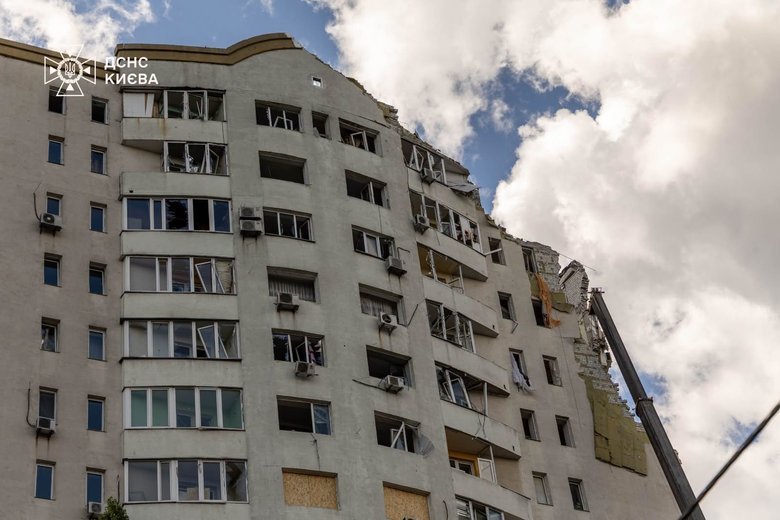 У 16-поверхівці на Дарниці в Києві завершено аварійно-рятувальні роботи