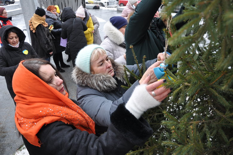 Ялинка для Героїв: у Києві вшанували память загиблих воїнів та Героїв Небесної Сотні 08