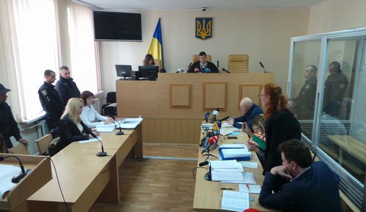 Суд у справі Бубенчика перенесли на 17 травня через відсутність депутатів, які клопотали про взяття на поруки. ВІДЕО+ФОТОрепортаж