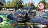 У Києві сталася масштабна ДТП за участю 5 автомобілів, одна людина в реанімації. ФОТОрепортаж