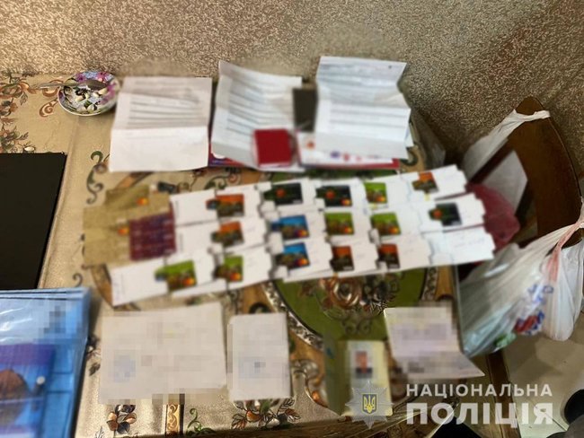 Правоохоронці України та Франції ліквідували міжнародний канал торгівлі людьми. Жертвами зловмисників стали понад 100 осіб 05