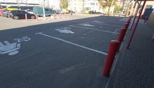Рада зобов’язала власників паркувальних майданчиків виділити окремі місця для авто з дітьми