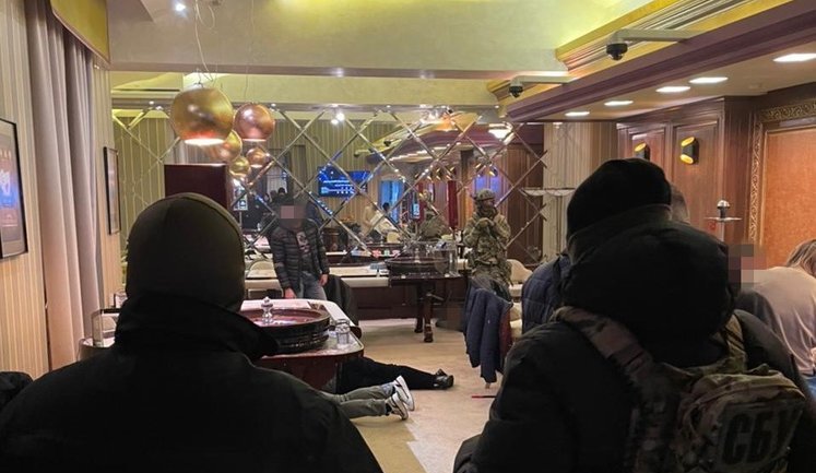 СБУ в марте заблокировала более 30 нелегальных игорных заведений: часть их "прибыли" шла на финансирование "ЛДНР". ФОТОрепортаж