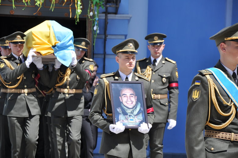 З журналістом та військовослужбовцем Олександром Маховим попрощалися в Києві 16 З журналістом та військовослужбовцем Олександром Маховим попрощалися в Києві 16