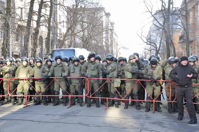 Активісти блокади Донбасу збираються ставити "редут" біля АП 01