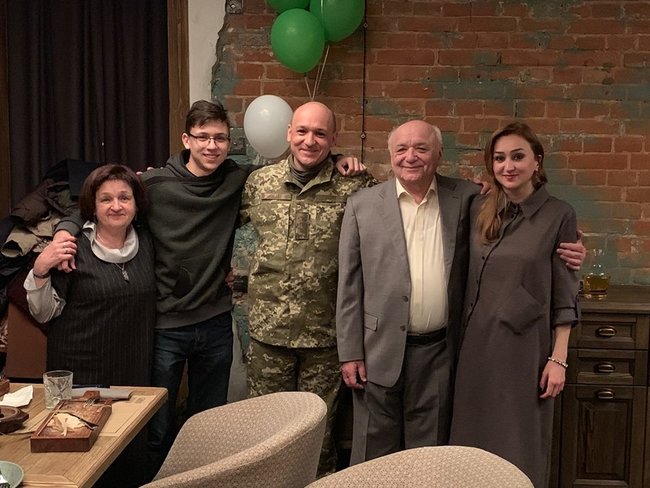 Депутат Дніпропетровської облради, капітан ЗСУ Хазан отримав найвищу нагороду командування ООС на Донбасі 02