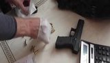 Боевой пистолет "Глок" и 51 патрон к нему изъяли полицейские у мужчины в Киеве. ВИДЕО