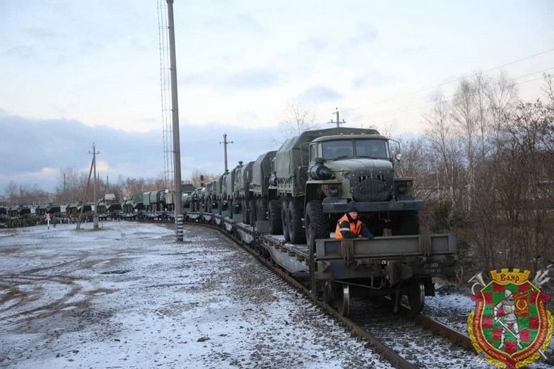 Россия перебрасывает войска в Беларусь 02