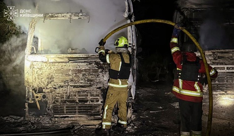 Russian night-time attack on Kyiv region: fires at industrial sites, seven lorries destroyed (updated). VIDEO+PHOTO