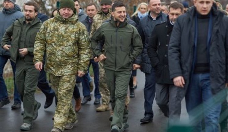 Зеленский досрочно открыл мост на оккупированный Донбасс на Луганщине