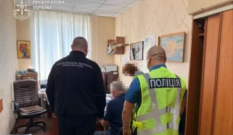 На Хмельниччині викрито схему розтрати коштів під час будівництва шкільного укриття. ФОТОрепортаж