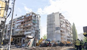 У Дарницькому районі столиці завершено пошуково-рятувальну операцію: 24 загиблих, 48 травмованих. ФОТО