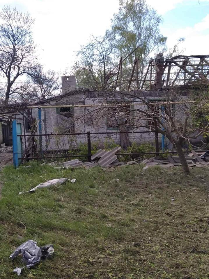 Наслідки обстрілу окупантами Очеретинської громади на Донеччині: Тільки в одному селищі пошкоджено 27 будинків 03 Наслідки обстрілу окупантами Очеретинської громади на Донеччині: Тільки в одному селищі пошкоджено 27 будинків 03