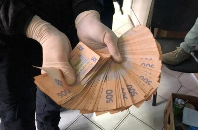 Чиновник киберполиции на Прикарпатье задержан на взятке в 150 тыс. грн, - прокуратура 01