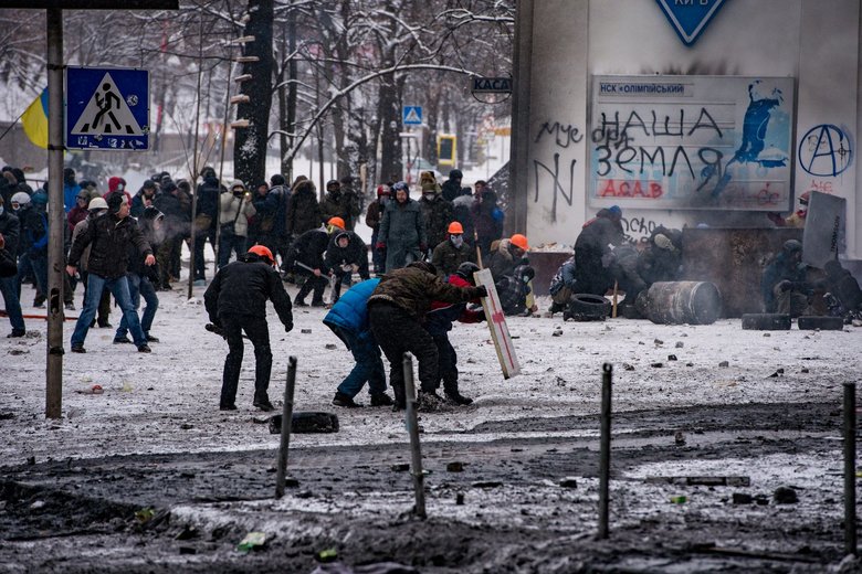 Вісім років від Вогнехреща на Грушевського: Вогонь запеклих не пече 02