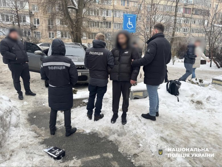 Чоловік обіцяв вирішити питання у ТЦК та суді