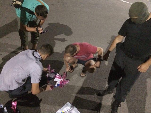 За систематическое взяточничество на Ривненщине задержали 24-летнего депутата горсовета 01 За систематическое взяточничество на Ривненщине задержали 24-летнего депутата горсовета 01
