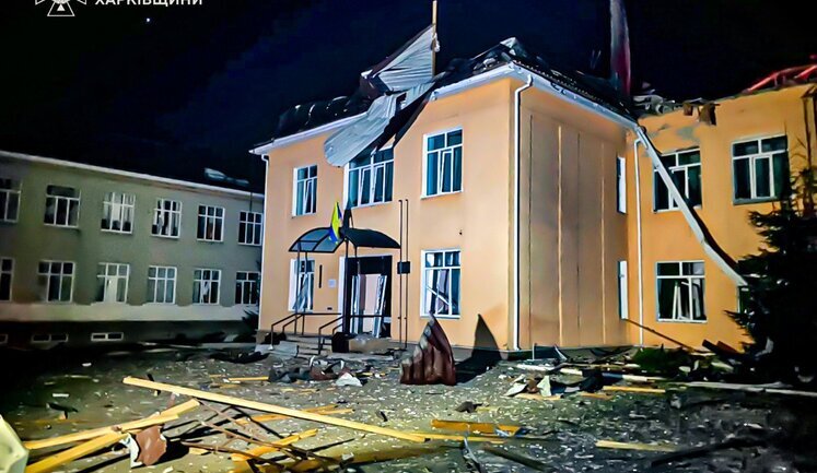 At night, Russians attacked Balakliya: educational institution, houses, administrative buildings, hospital, and cafe were damaged. PHOTOS