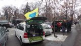 Tea, sweets, foreign-registered cars: protesters outside Rada continue demanding affordable customs clearance for their vehicles. PHOTOS