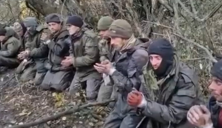 Twelve occupiers surrendered to Ukrainian paratroopers in Luhansk region. VIDEO