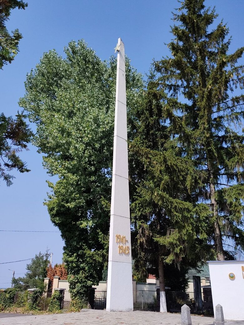 В Ужгороді декомунізовують Пагорб Слави 01