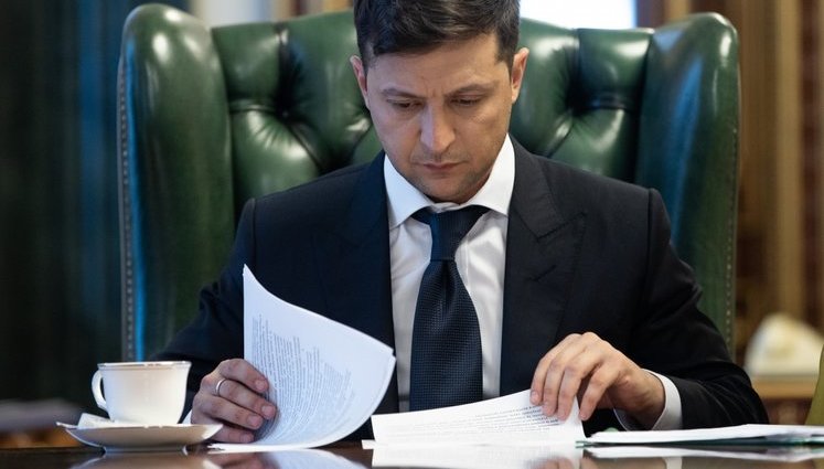 Зеленський доручив реалізувати проєкт "єМалятко" до кінця року