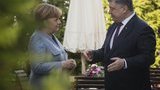 Порошенко після переговорів із Меркель: "Ми обговорили питання продовження санкцій проти Росії". ВIДЕО