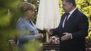 Порошенко після переговорів із Меркель: "Ми обговорили питання продовження санкцій проти Росії". ВIДЕО