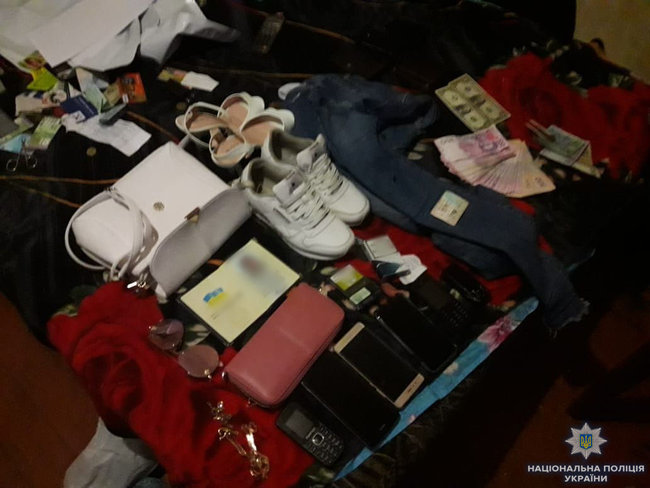 Херсонские полицейские задержали подозреваемую в убийстве двух мужчин с помощью медицинских препаратов 01