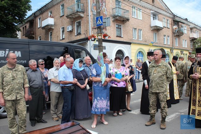С бойцом 14-й ОМБр Олегом Пушкаруком, погибшим 9 мая на Луганщине, простились на Волыни 19