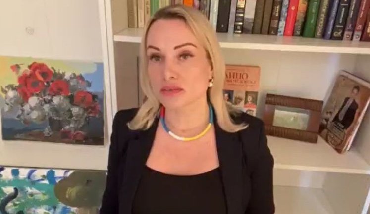 Агресія проти України лежить на совісті Путіна, - співробітниця російського каналу, що вийшла з антивоєнним плакатом у прямий ефір. ВIДЕО