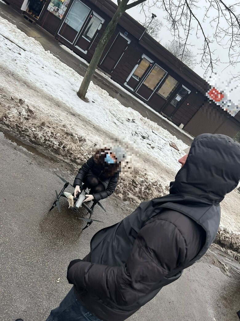 Затримано групу шахраїв, які під виглядом обміну валют викрадали гроші за допомогою дрона, - Нацполіція 02