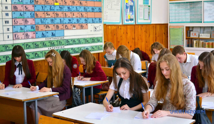 Today, many 10th and 11th graders, especially boys, go abroad - Lisovyi