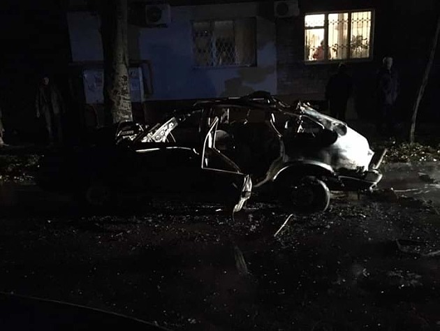 В центре Бердянска взорвался автомобиль: взрывной волной выбило стекла в домах 15