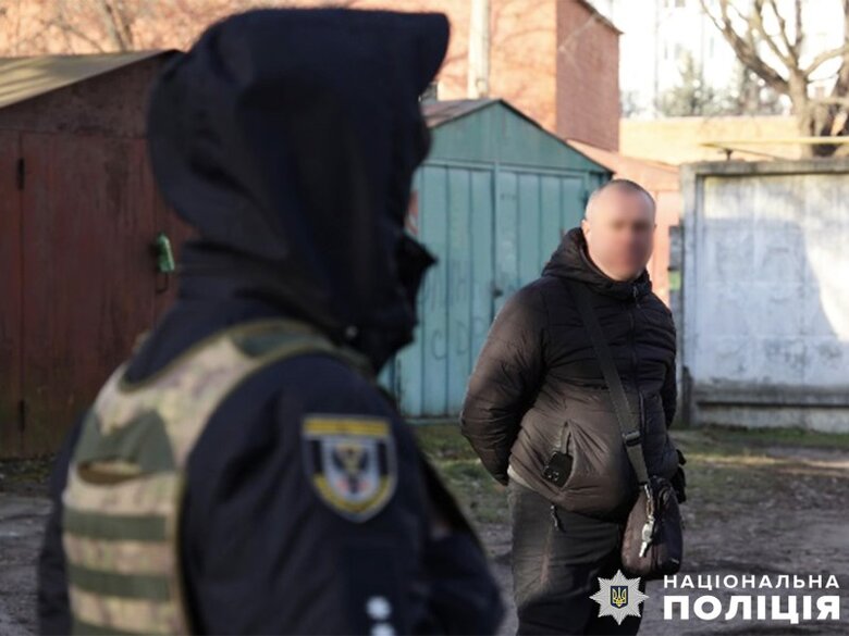 У Чернігові чоловік підтримав агресію РФ під час хвилини мовчання