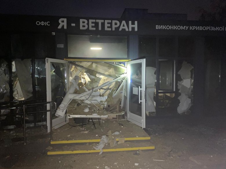 Российские дроны атаковали Днепропетровскую область: последствия и ликвидация пожаров