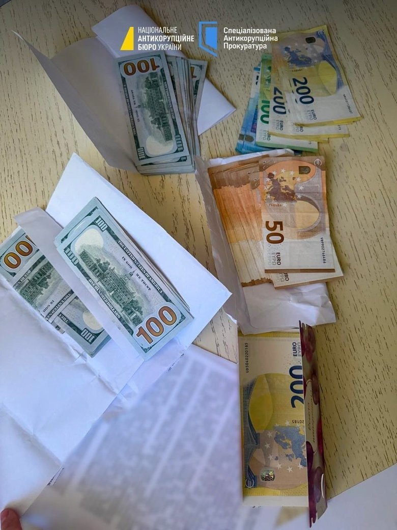 Налоговиков в Тернопольской области уличили во взяточничестве