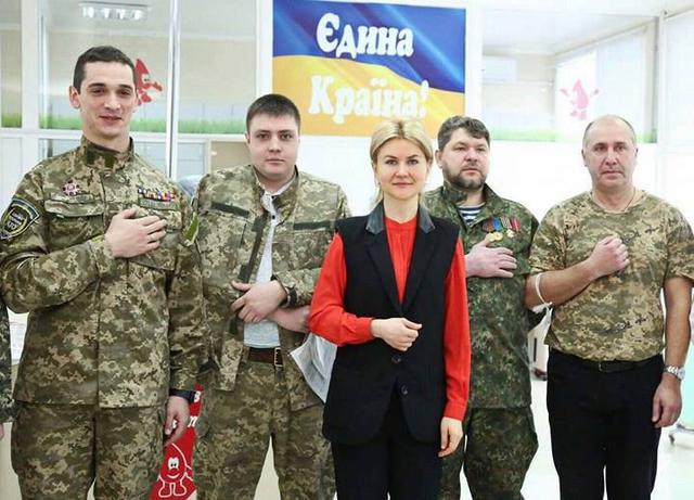 Kharkiv governor Svitlychna donated blood with ATO participants 01 Kharkiv governor Svitlychna donated blood with ATO participants 01