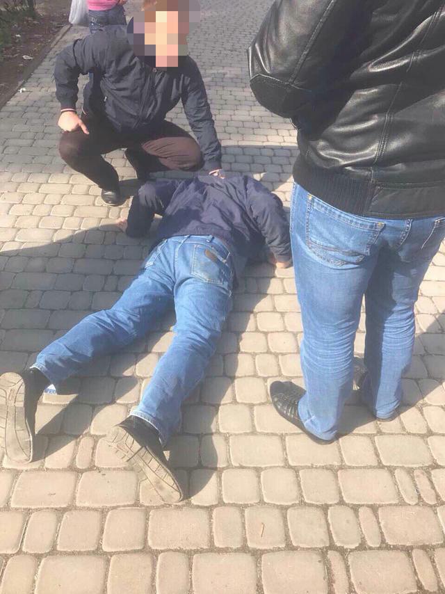 Хабарника з ДФС затримано в Костянтинівці 02