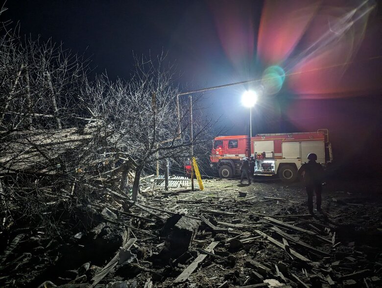 Под завалами в Покровске могут находиться еще 6 человек. Спасатели продолжают поисковые действия 04